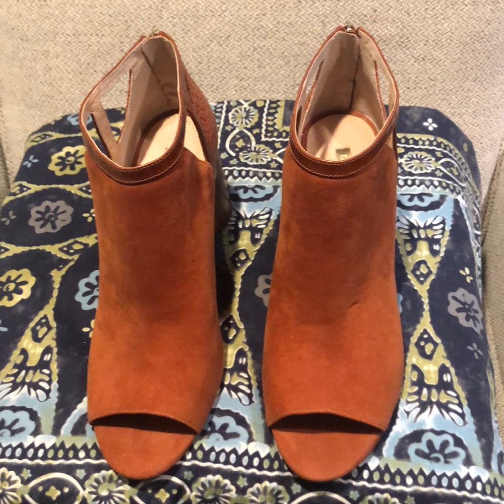 All leather suede,  designer Louise Et Cie
Suede is the new trend ladies
